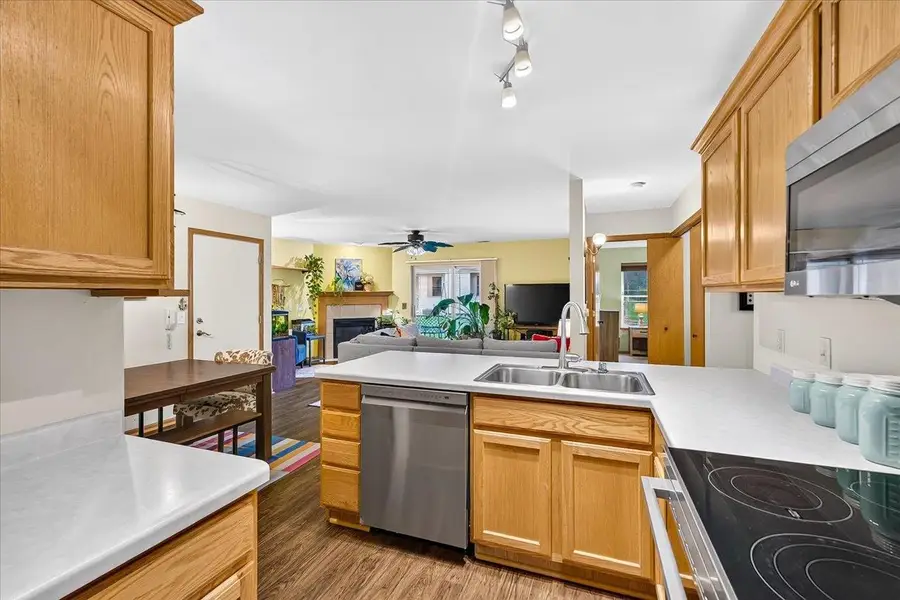 215 Douglas Drive, Brooklyn, WI 53521 - #3