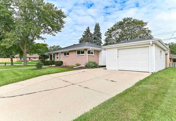 N89W15378 Cleveland Avenue, Menomonee Falls, WI 53051