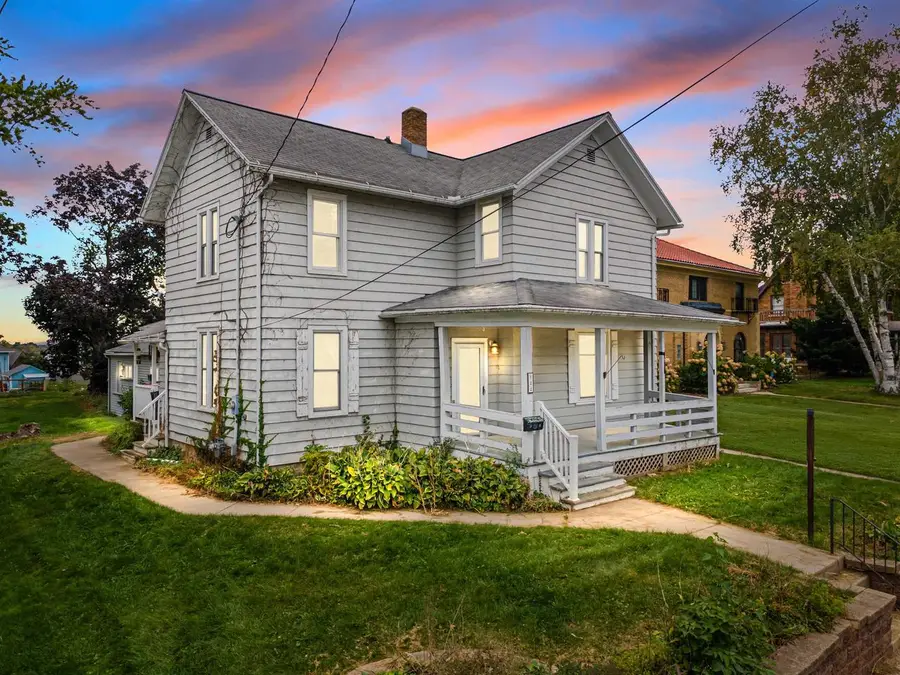 122 LaCrosse Street, Beaver Dam, WI 53916 - #2