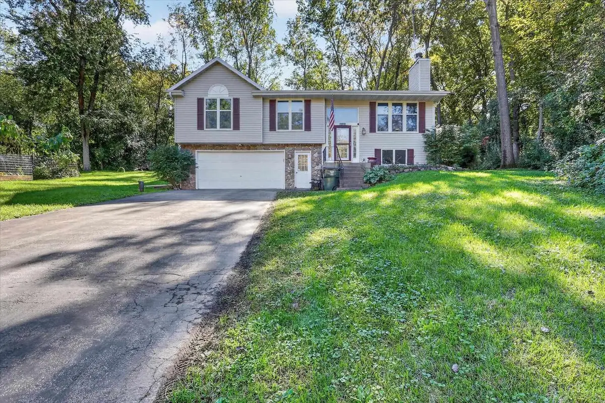 1222 E Lakeside Drive, Edgerton, WI 53534 - #1