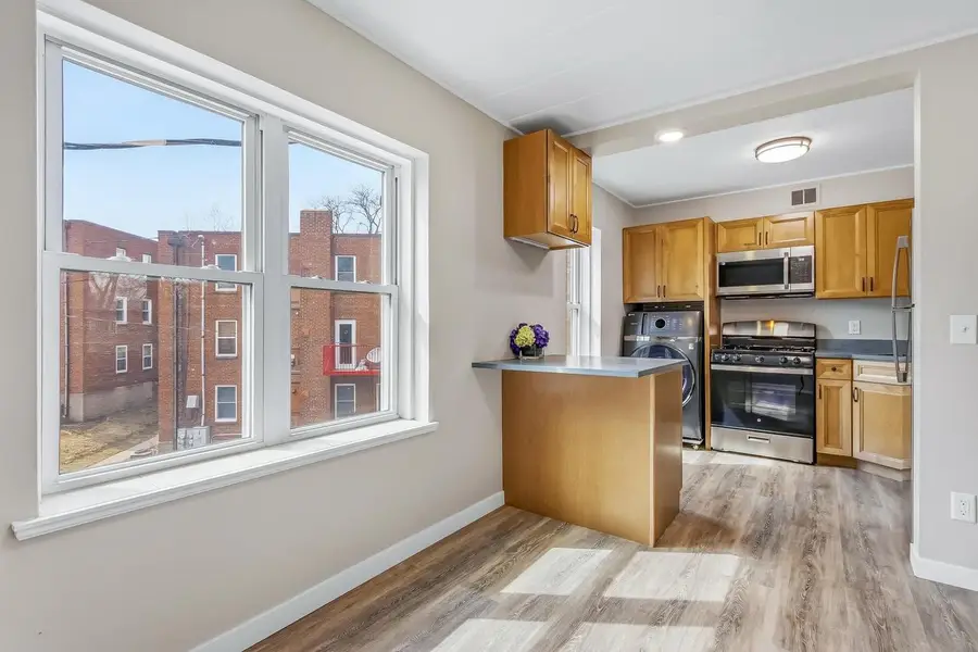24 Sherman Terrace #6, Madison, WI 53704 - #2