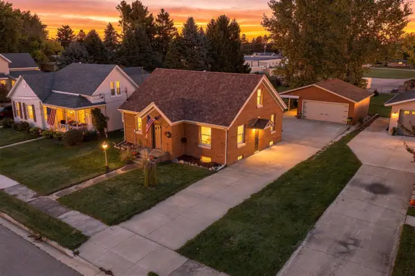 106 Center Street, Fox Lake, WI 53933