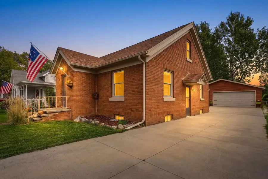 106 Center Street, Fox Lake, WI 53933 - #2
