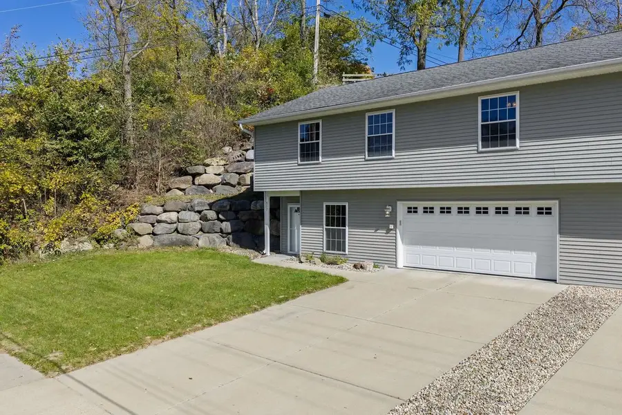 517 Vine Street, Baraboo, WI 53913 - #2