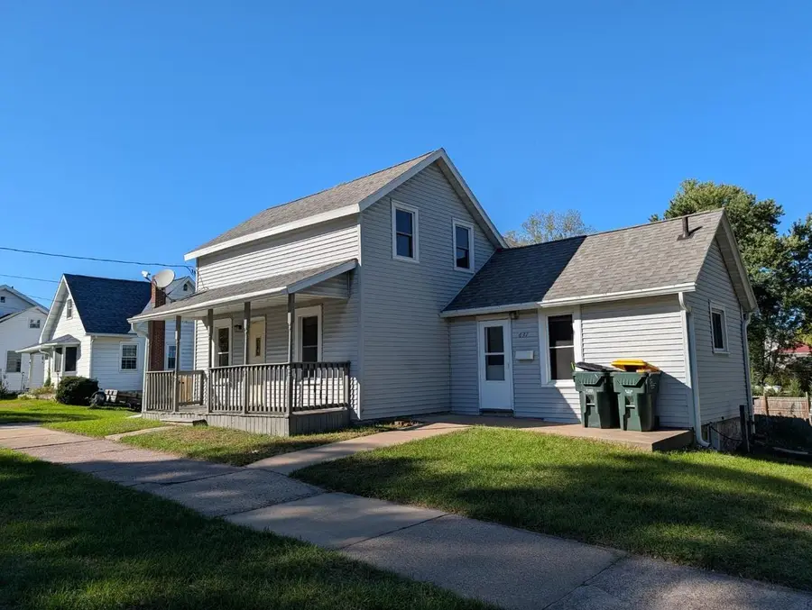 631 2nd Street, Reedsburg, WI 53959 - #3