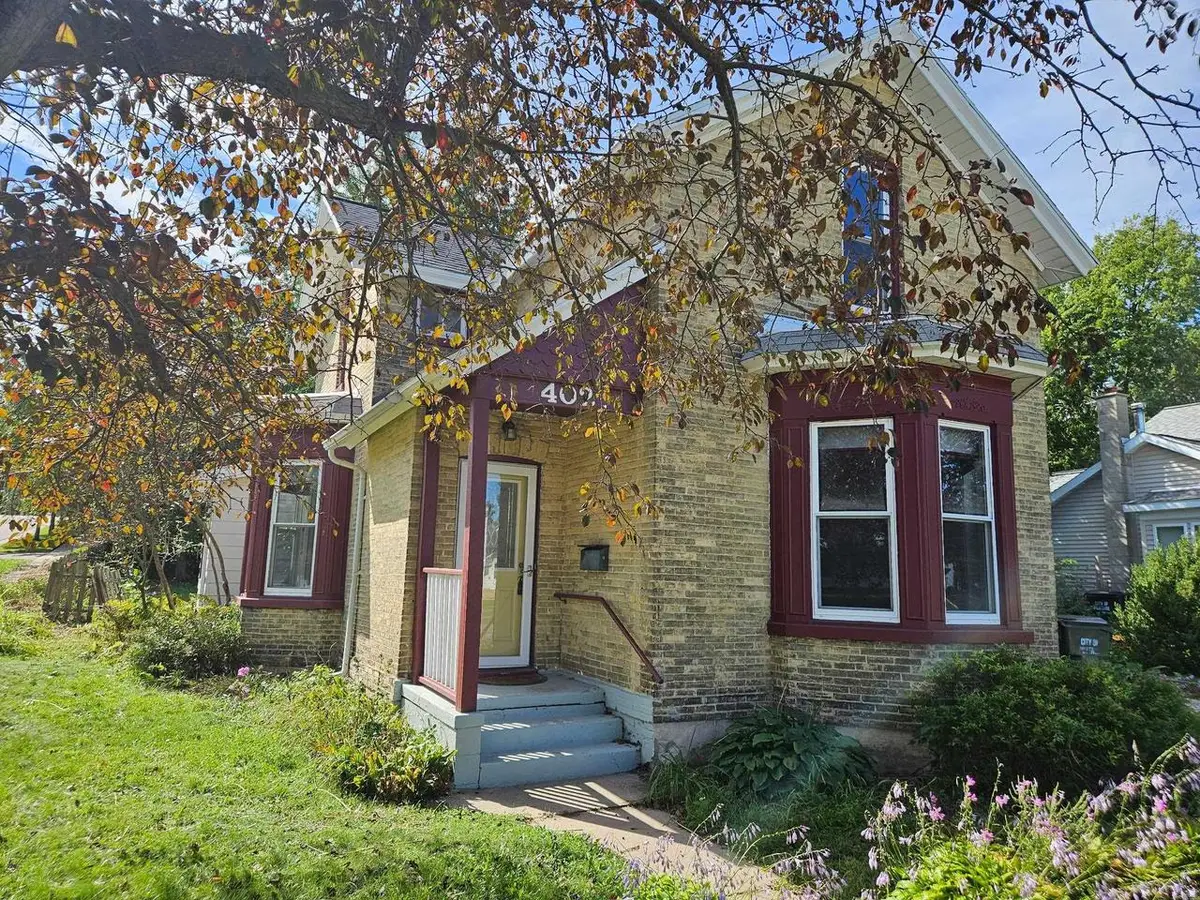 402 W Carroll Street, Portage, WI 53901 - #1