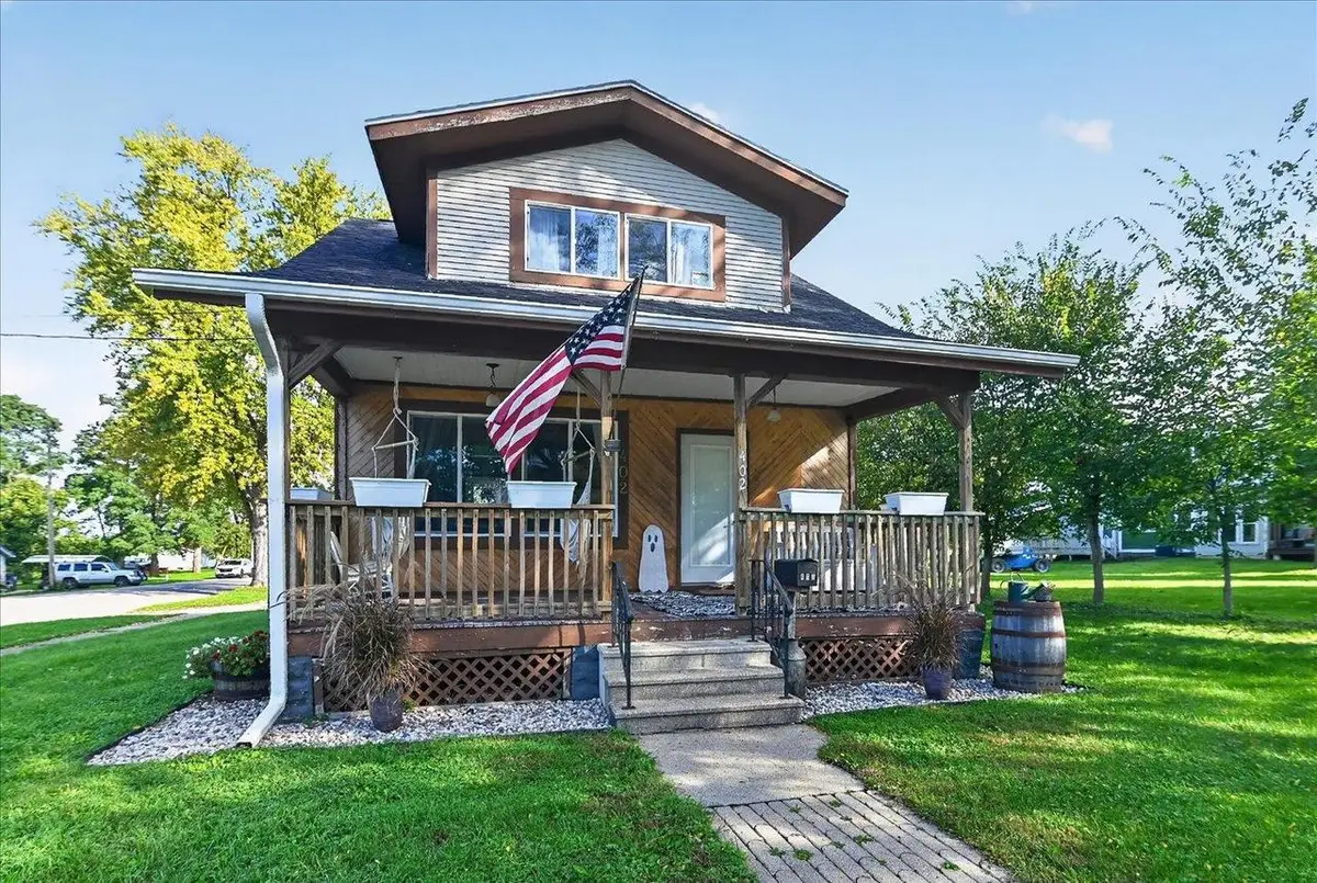 402 E Main Street, Evansville, WI 53536 - #1