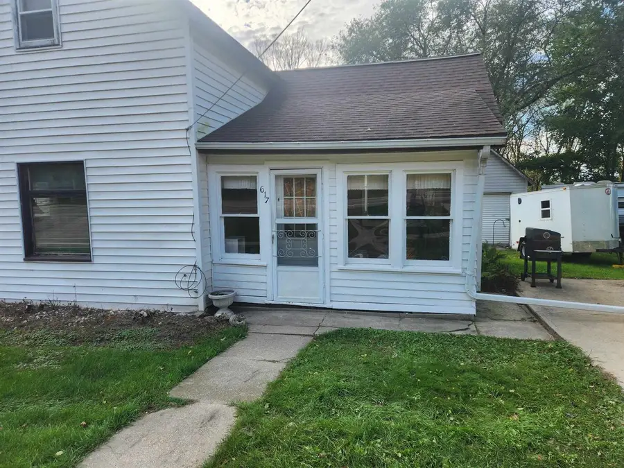 617 & 619 Center Street, Wonewoc, WI 53968 - #2