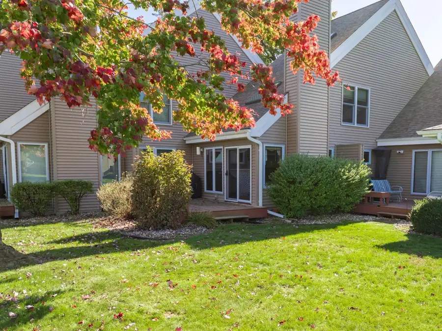 W5136 N Osprey Drive #18, New Lisbon, WI 53950 - #2