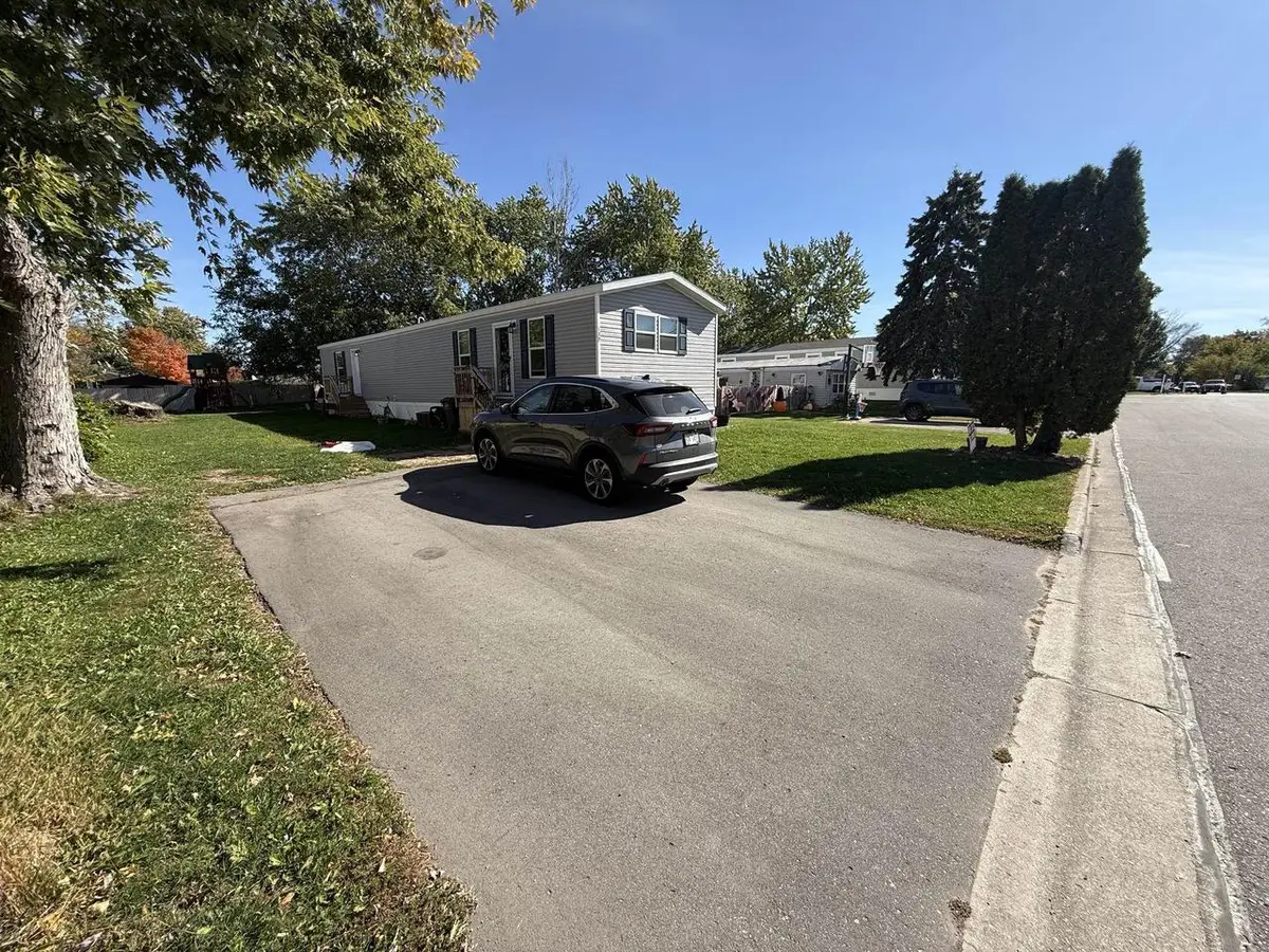 888 E Shady Lane #139, Neenah, WI 54957 - #1