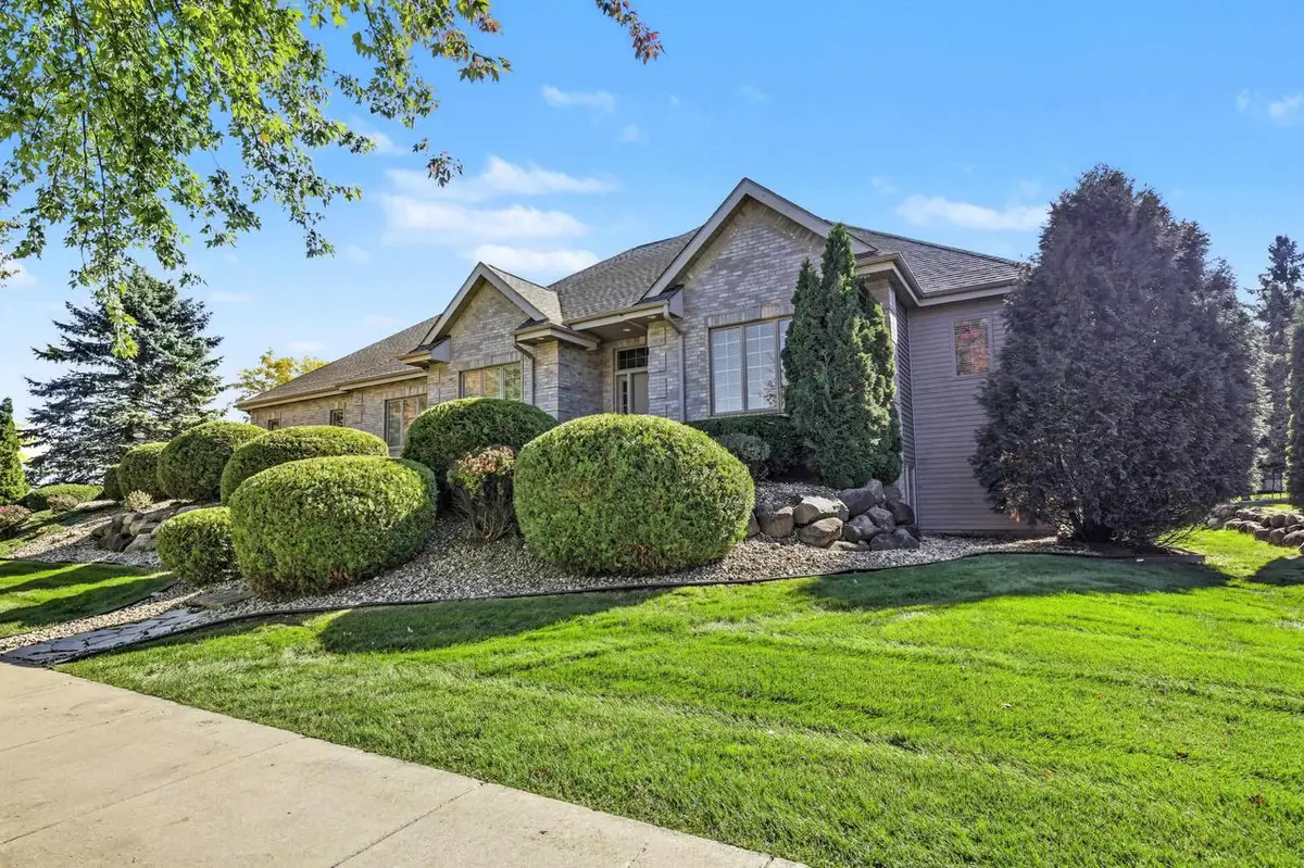 902 Winding Way, Middleton, WI 53562 - #1