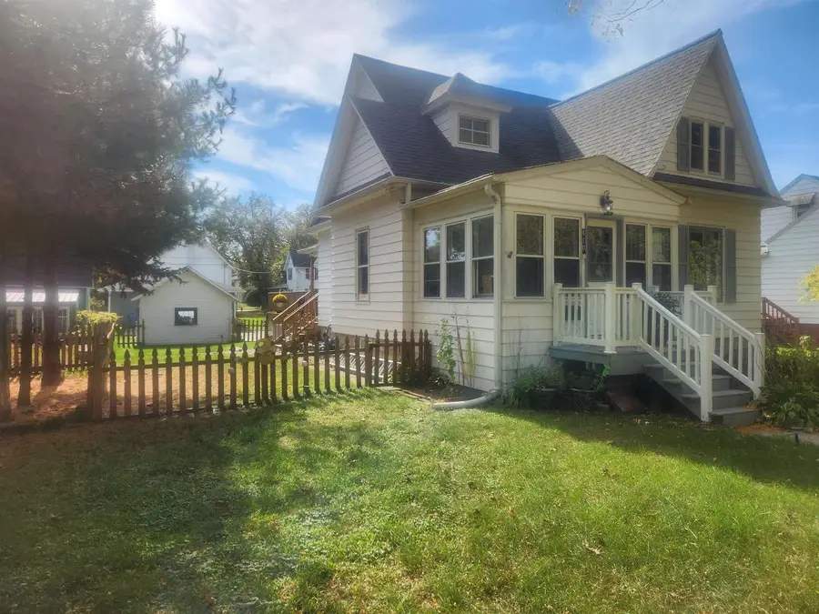 410 6th Street, Baraboo, WI 53913 - #2