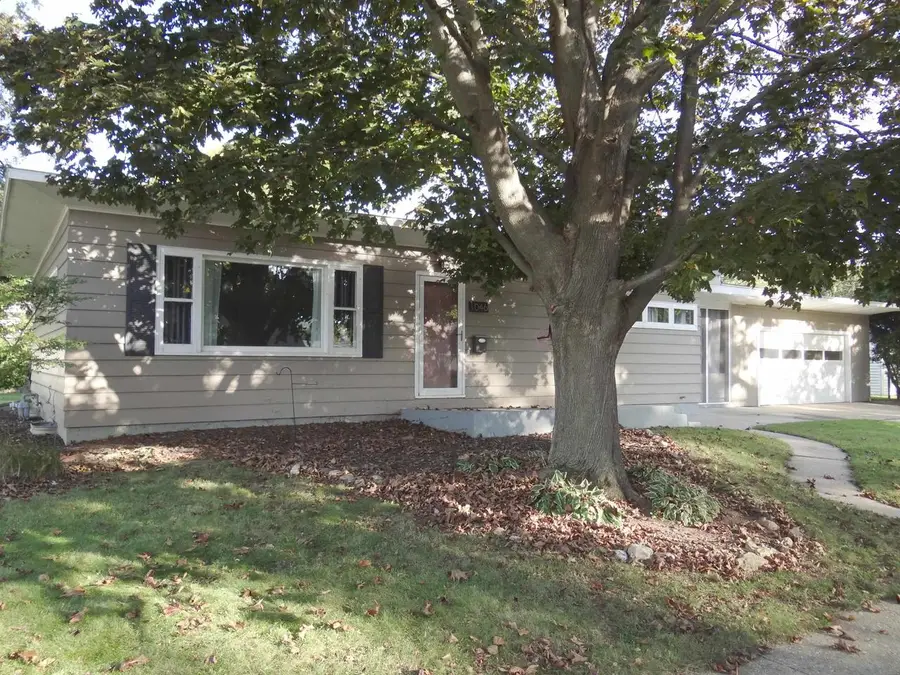 1046 N Ringold Street, Janesville, WI 53545 - #2