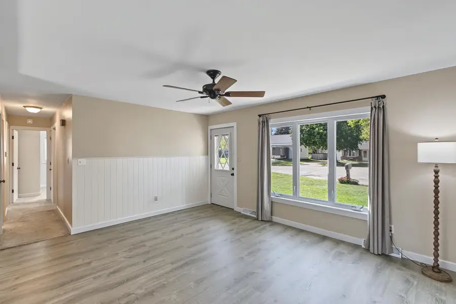 412 8th Street Circle, Prairie Du Sac, WI 53578 - #3