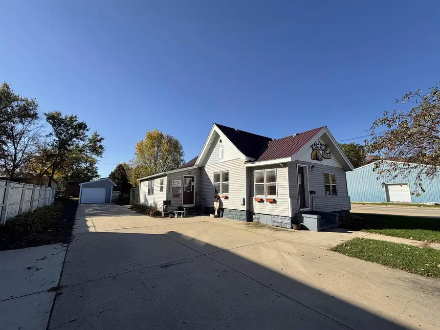 383 W 3rd Street, Richland Center, WI 53581 - #2