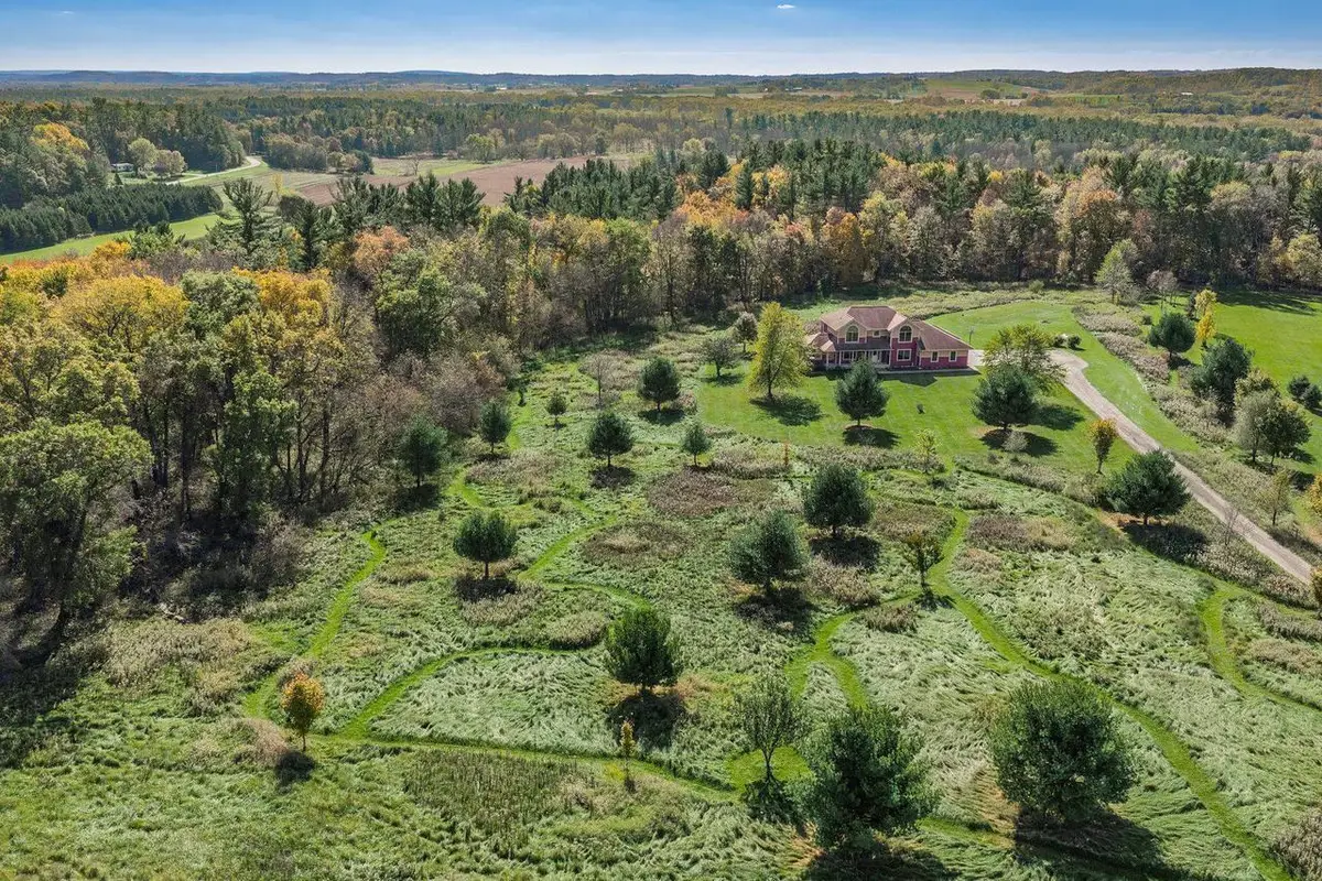 E4937 County Road V, La Valle, WI 53941 - #1
