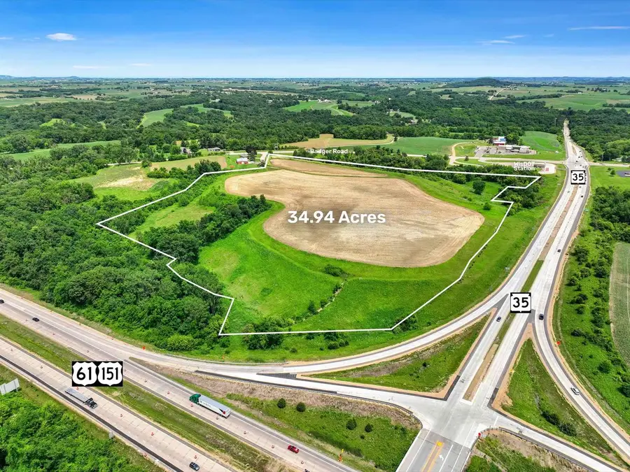 527 Badger Road, Hazel Green, WI 53811 - #2