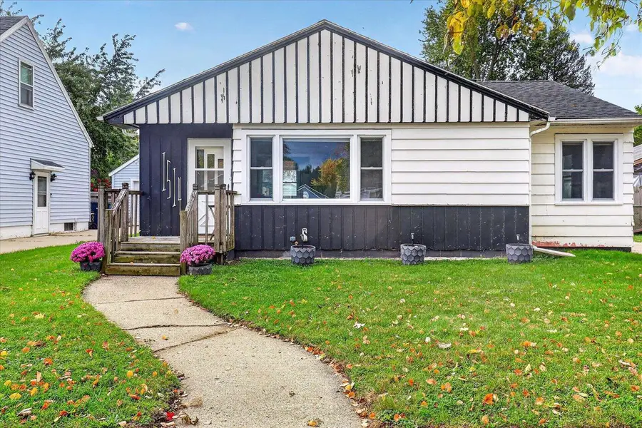 1514 Blaine Avenue, Janesville, WI 53545 - #2