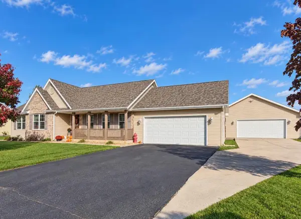 1011 E Whippoorwill Way, Beloit, WI 53511