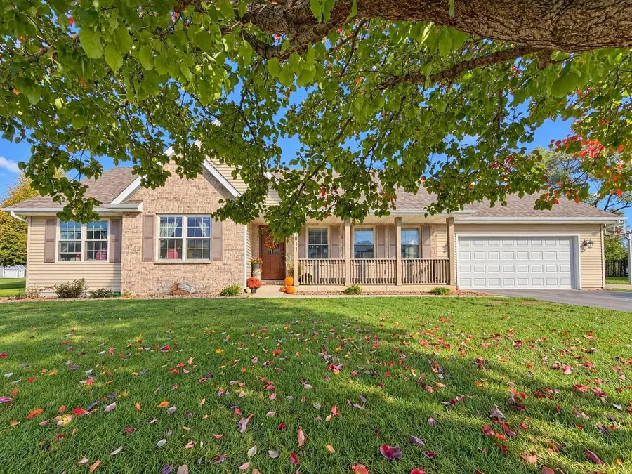 1011 E Whippoorwill Way, Beloit, WI 53511 - #2