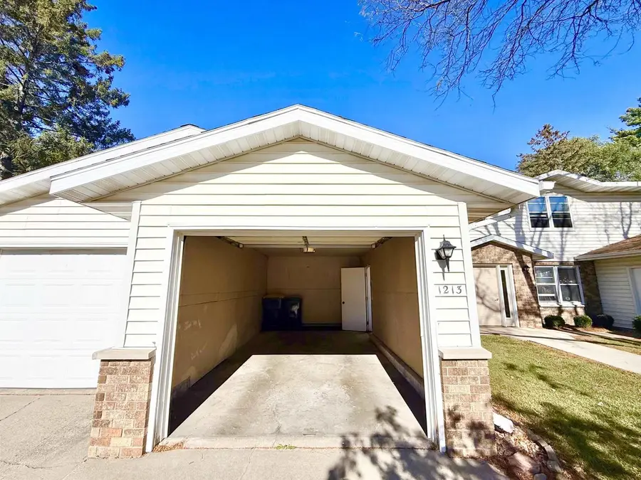 1213 N Forest Lane, Prairie Du Sac, WI 53578 - #2