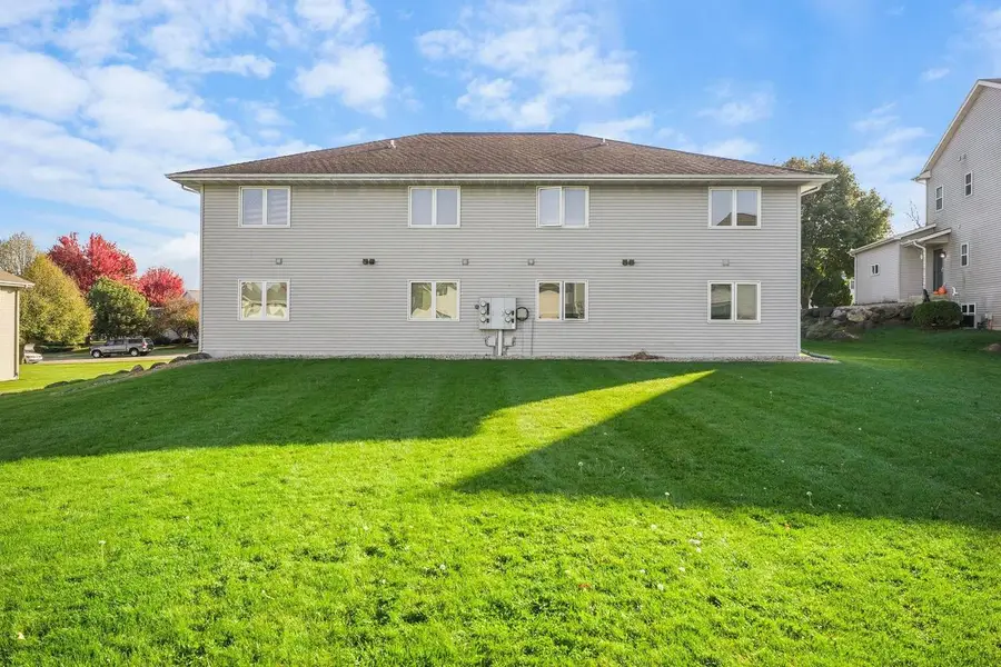 586 N Westmount Drive, Sun Prairie, WI 53590 - #3