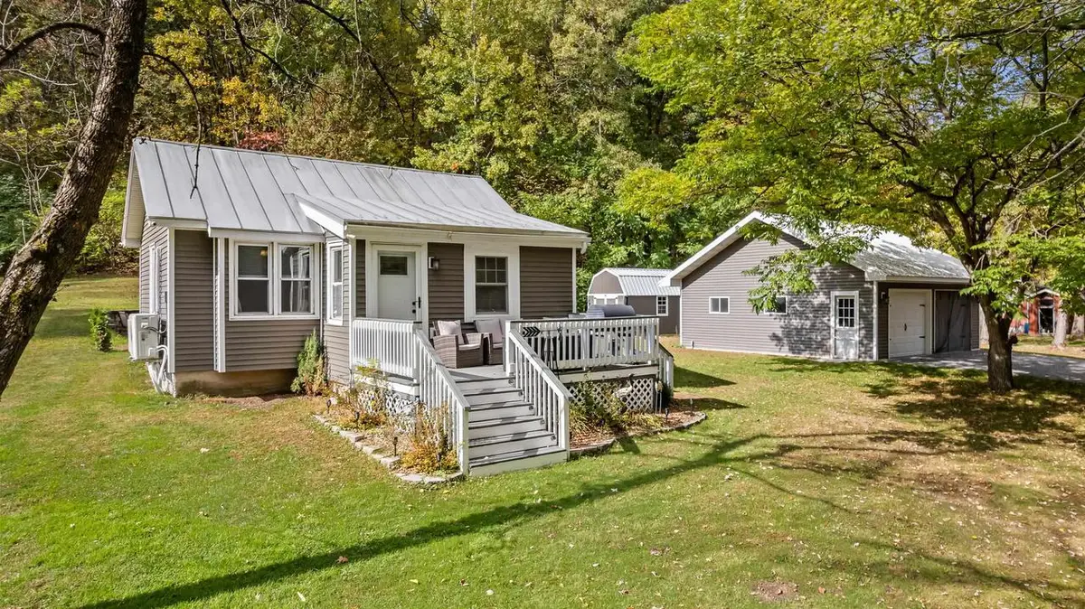 N9931 STATE ROAD 49, Iola, WI 54945 - Image #1