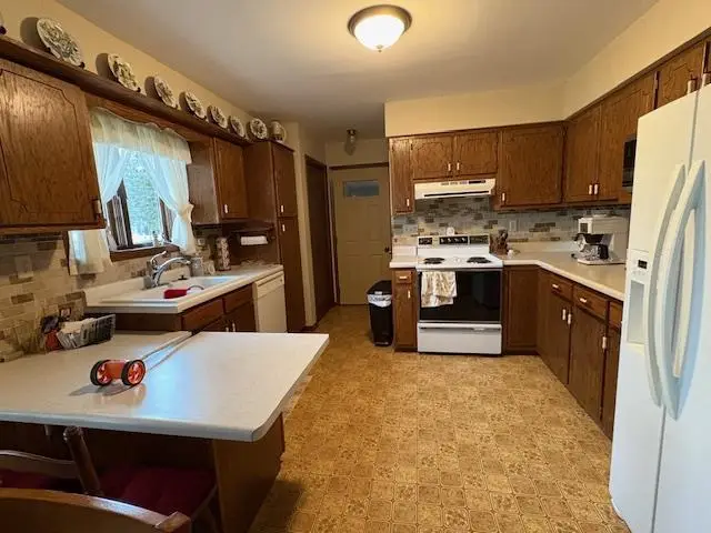 1628 10TH AVENUE, Antigo, WI 54409 - Image #2