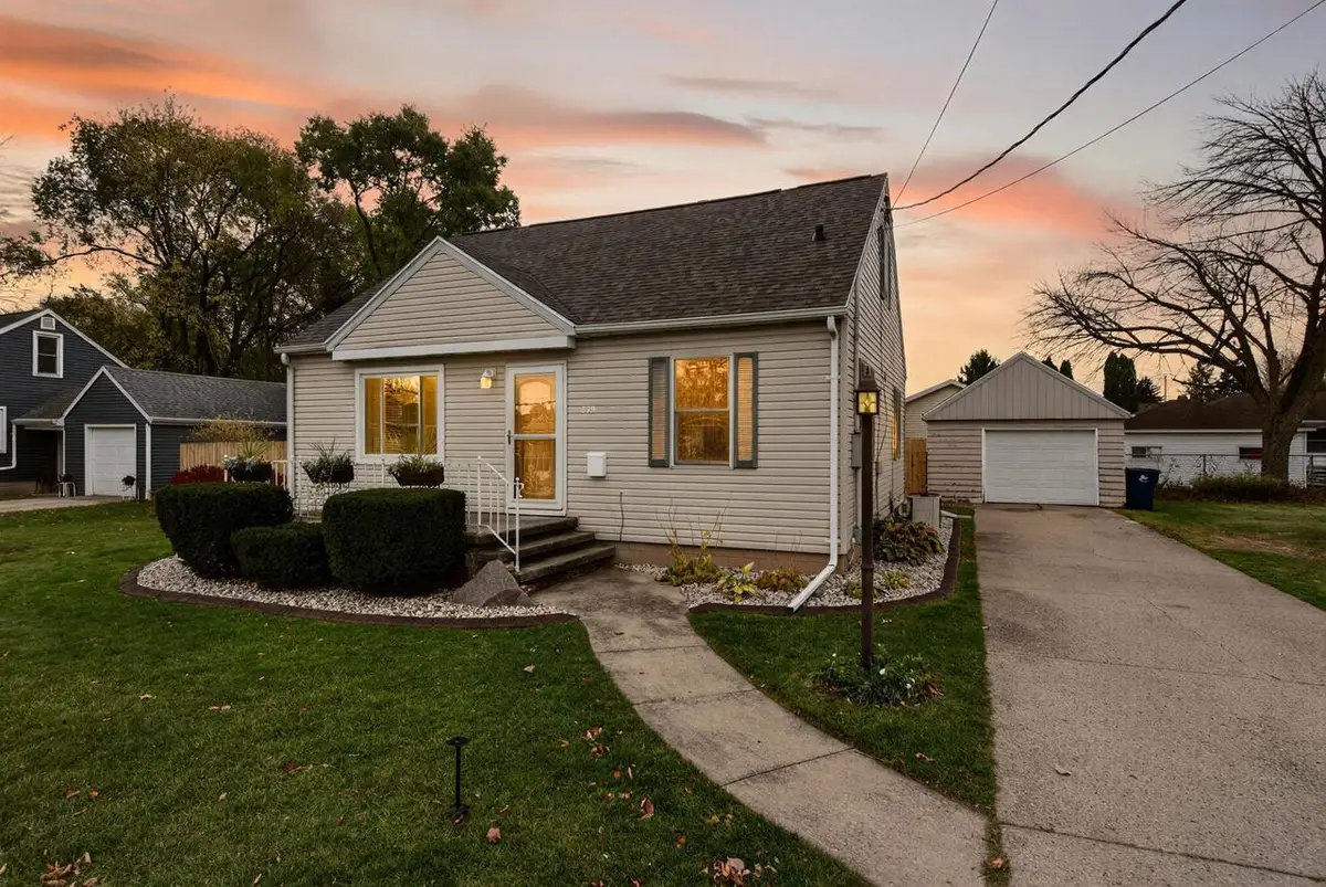 879 MARQUETTE STREET, Menasha, WI 54952 - Image #1