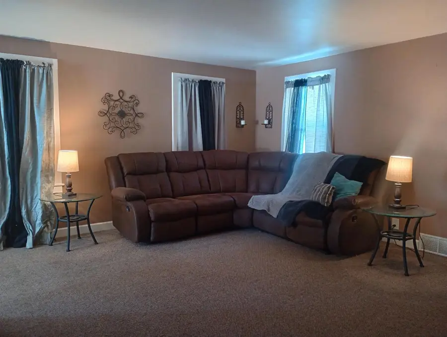 109 W 10TH STREET, Neillsville, WI 54456 - Image #2