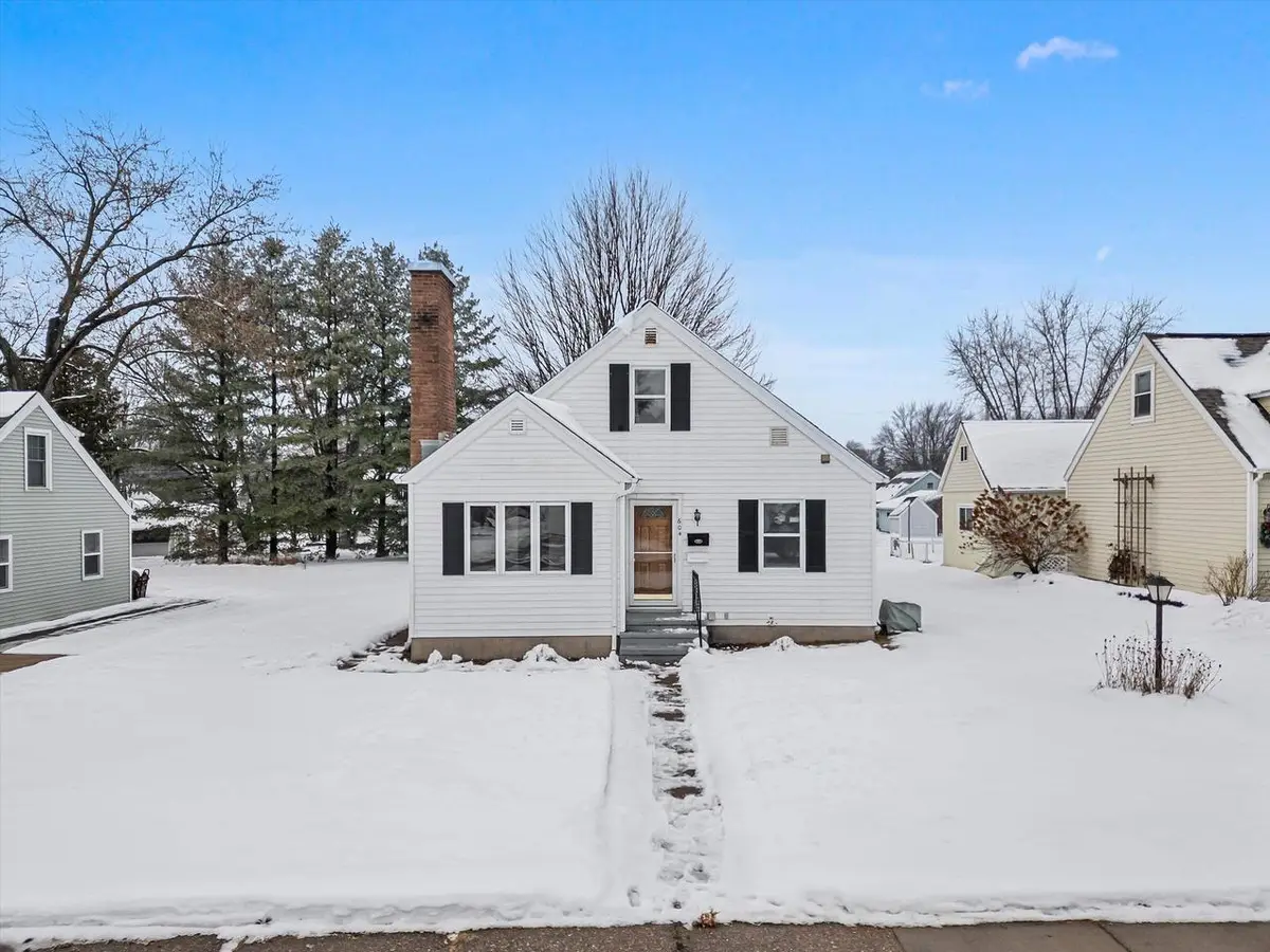 604 S APPLE AVENUE, Marshfield, WI 54449 - #1