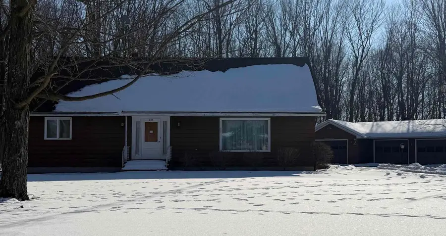 203 E LINDEN STREET, Abbotsford, WI 54405 - #2