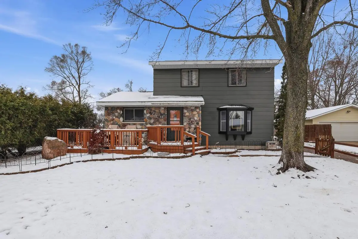 2924 LINDBERGH AVENUE, Stevens Point, WI 54481 - #1