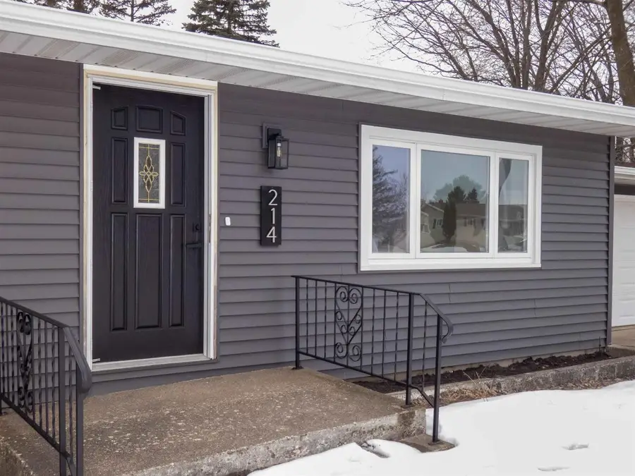 214 E 21ST STREET, Marshfield, WI 54449 - #3