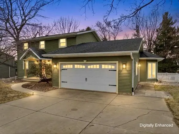 1012 W CHAPEL STREET, Marshfield, WI 54449