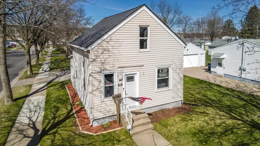 1002 N 9TH AVENUE, Wausau, WI 54401 - #3