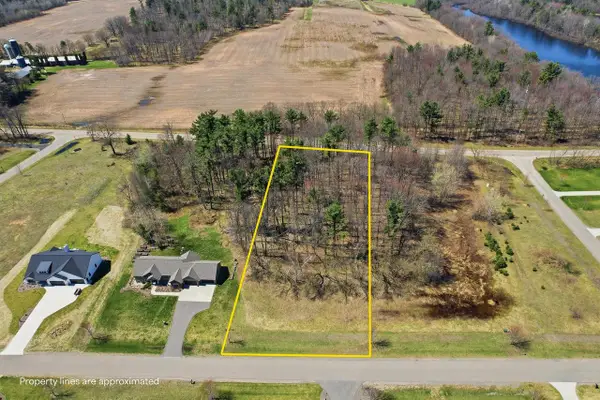 2100 PENINSULA PLACE, Junction City, WI 54443