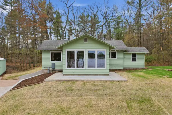 E1875 DOEDE LANE, Iola, WI 54945