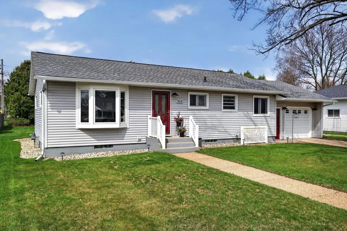 910 16TH STREET SOUTH, Wisconsin Rapids, WI 54494 - #1