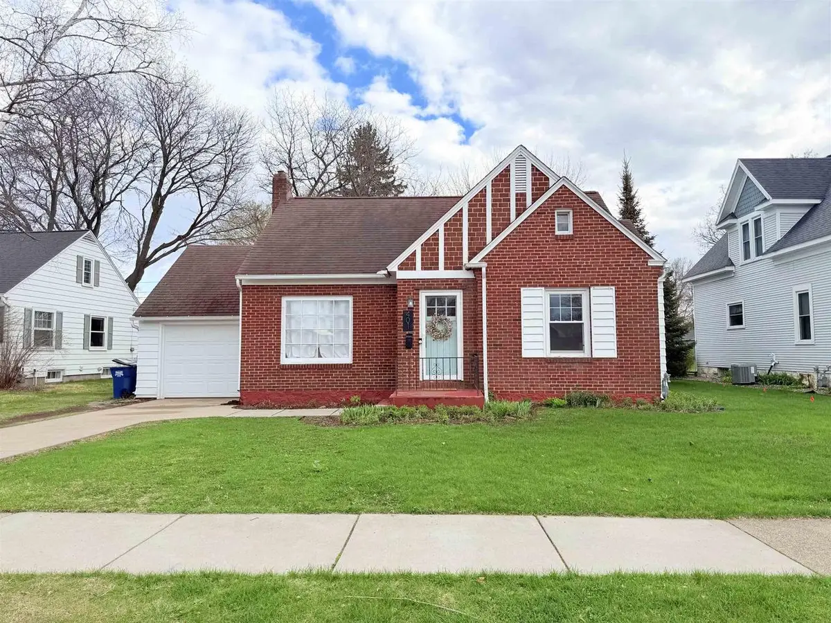 401 BROADWAY AVENUE, Wausau, WI 54403 - #1