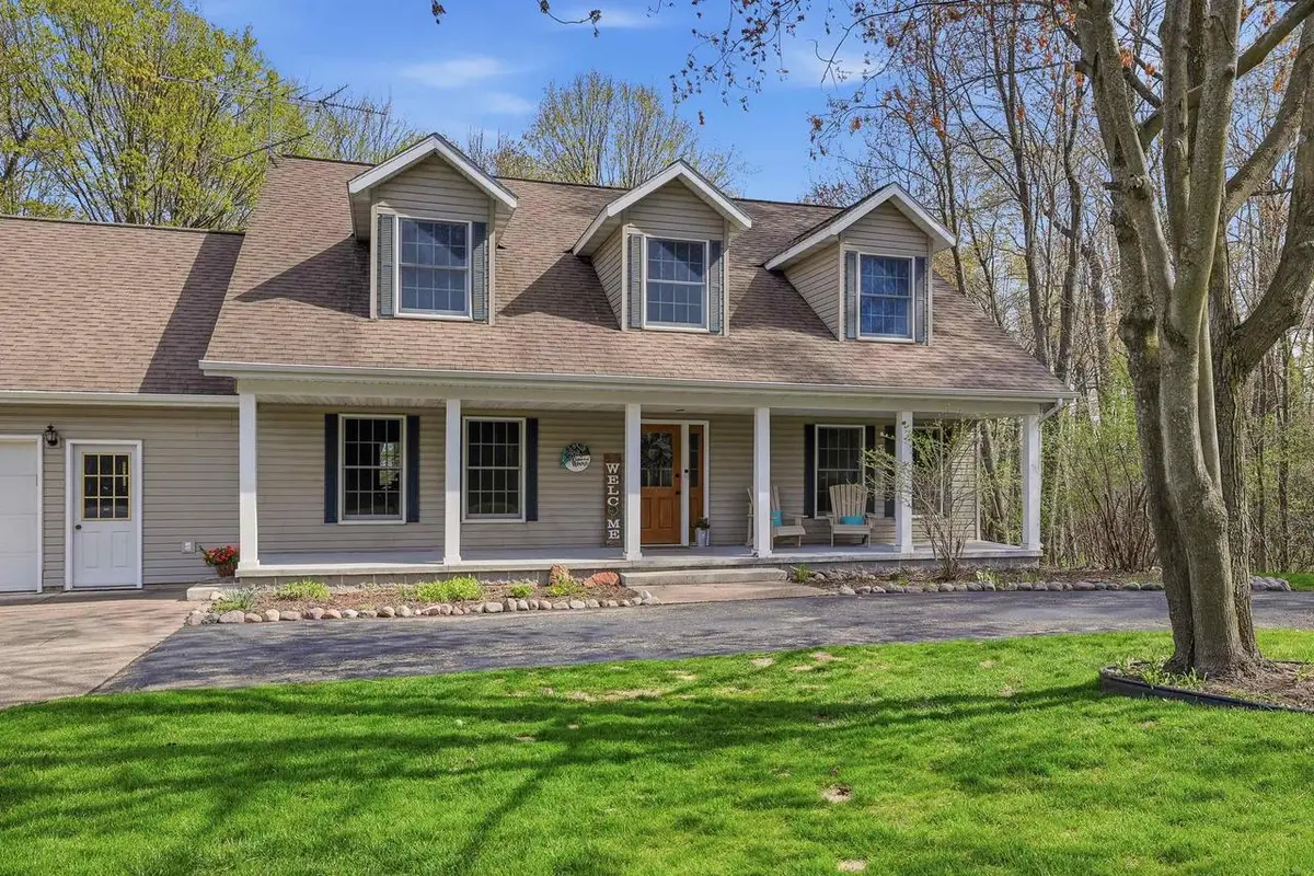 E2040 CURTIS LANE, Iola, WI 54945 - #1