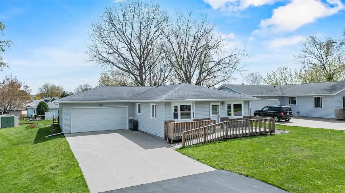715 HINMAN AVENUE, Marshfield, WI 54449 - #1