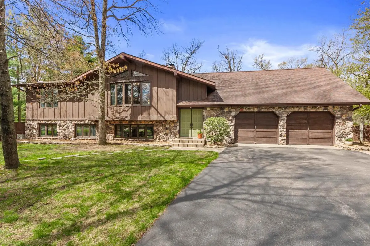 321 CROSSBOW DRIVE, Plover, WI 54467 - #1