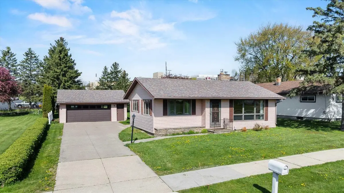 808 WALNUT AVENUE, Marshfield, WI 54449 - #1