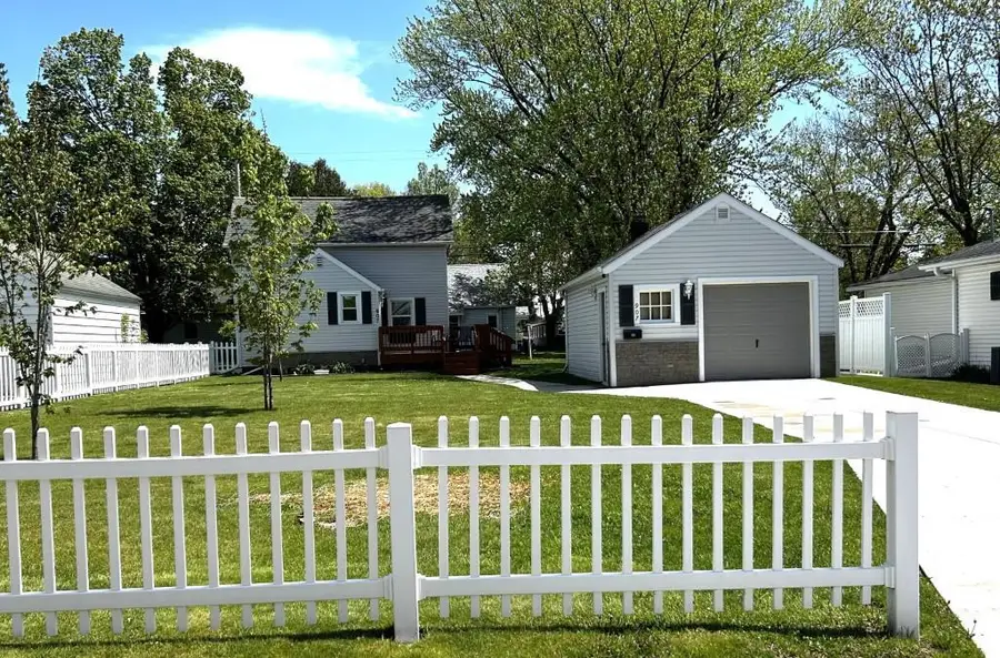 907 N 3RD AVENUE, Wausau, WI 54401 - #2