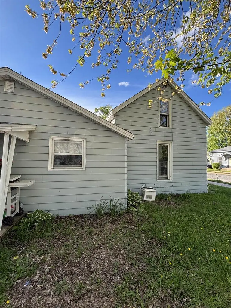 2142 STRONGS AVENUE, Stevens Point, WI 54481 - #3