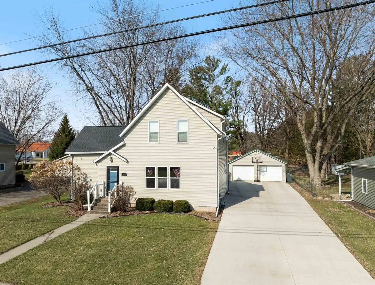 612 S WASHINGTON AVENUE, Marshfield, WI 54449 - #1