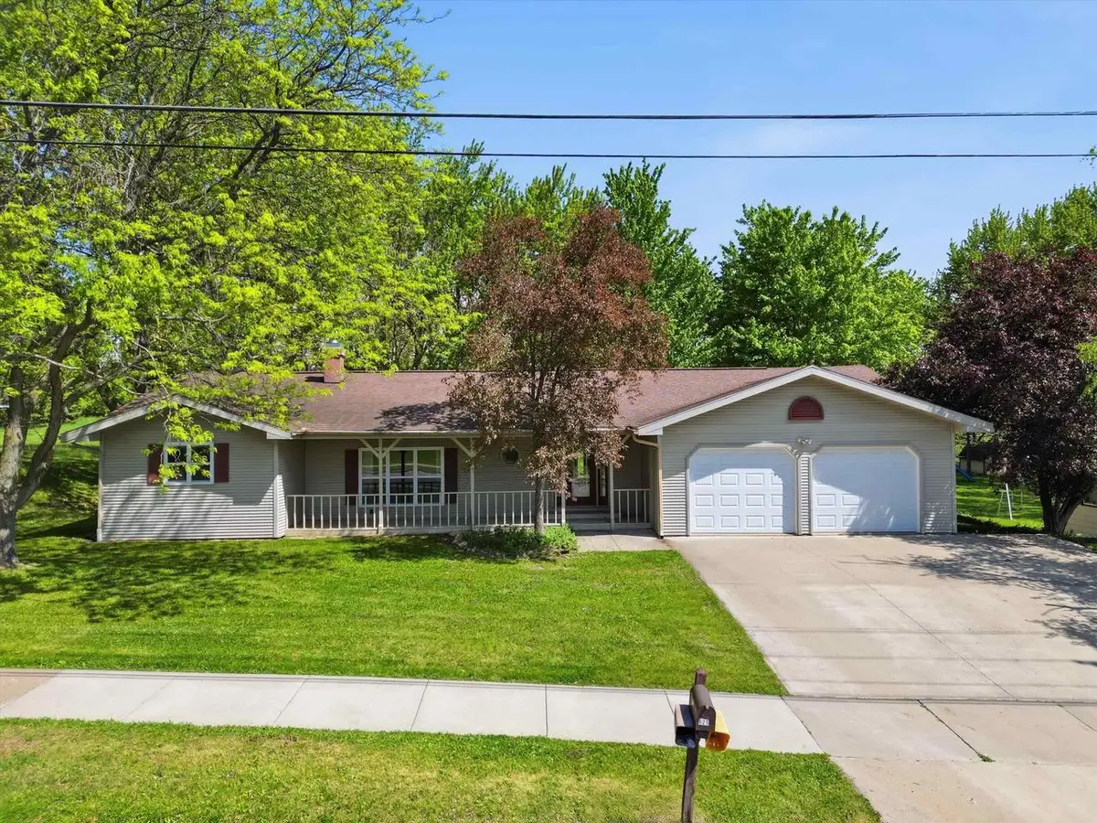 621 W UPHAM STREET, Marshfield, WI 54449 - #1