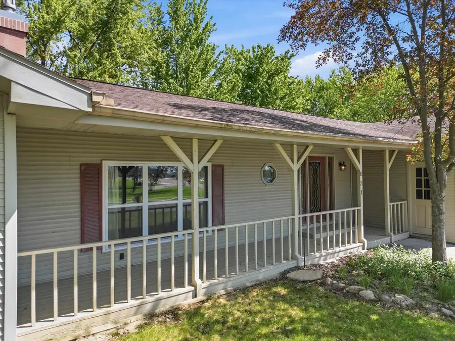621 W UPHAM STREET, Marshfield, WI 54449 - #2