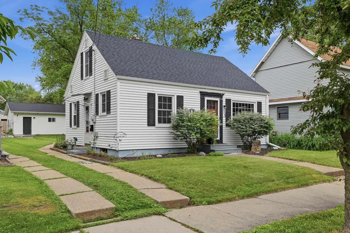 908 S PEACH STREET, Marshfield, WI 54449 - #1